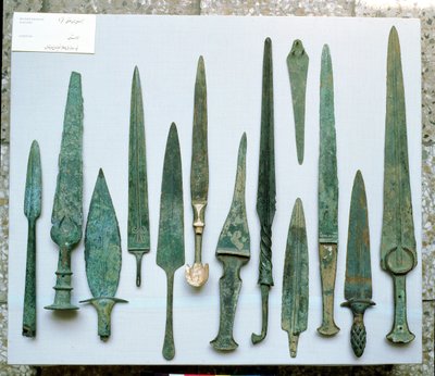 Épées et poignards, de Lorestan, Iran, 2000-début 1000 av. J.-C. (bronze) - Elamite